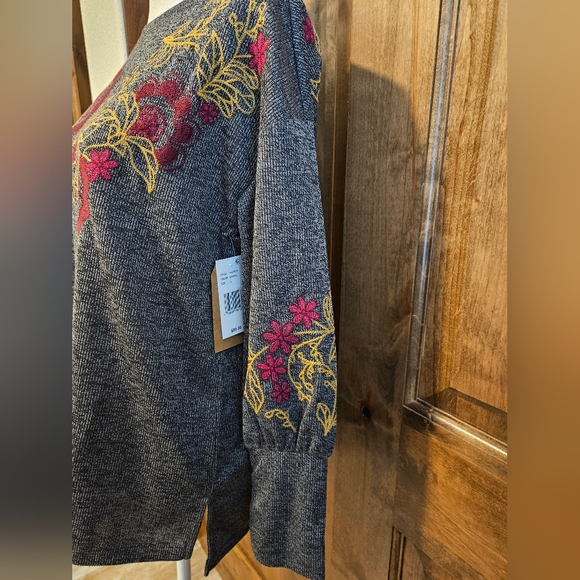 Tru Luxe Jeans Sweater - Picture 2 of 4